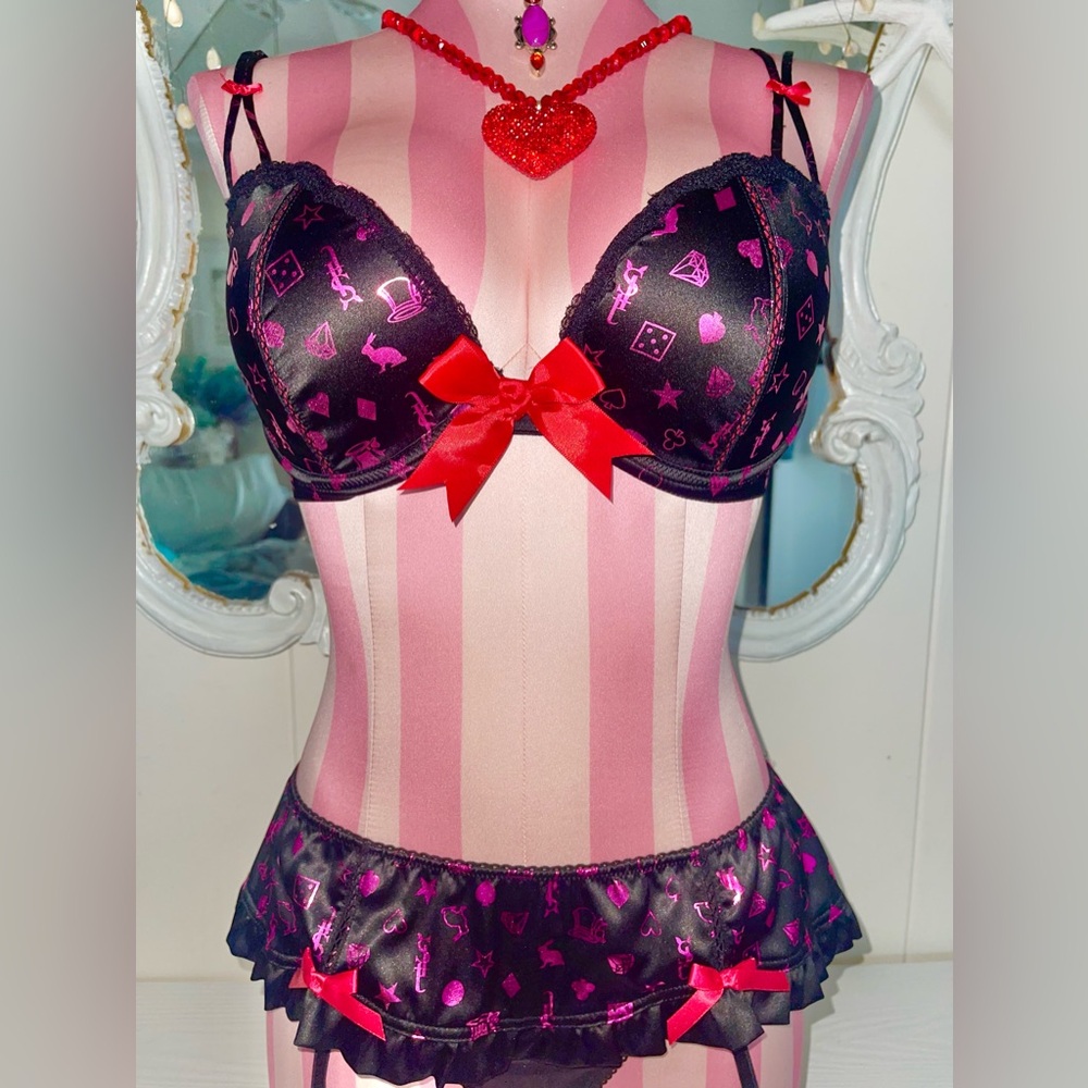 Victoria’s Secret Sexy Little Things Metallic Magician Bra Garter Panty Set